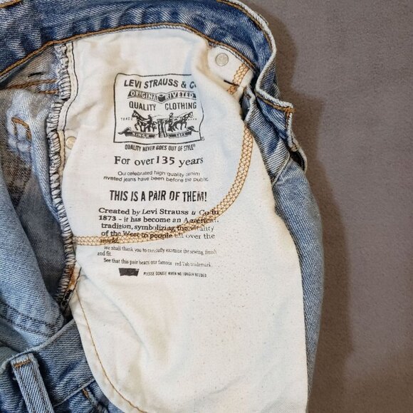 Levis Jeans Mens 32x30* Blue 550 Relaxed Straight American Light Wash Denim Jean - Picture 14 of 16